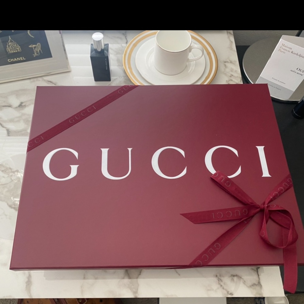 GUCCI GIFT BOX